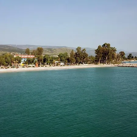 Seafront In Kiveri, Near Nafplion. Appartement *