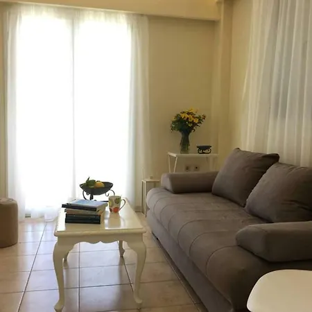 Seafront In Kiveri, Near Nafplion. 公寓 *