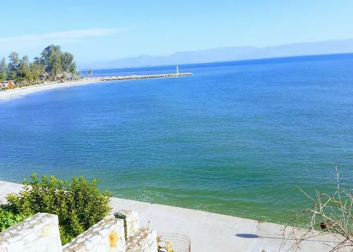 Seafront In Kiveri, Near Nafplion. アパート
