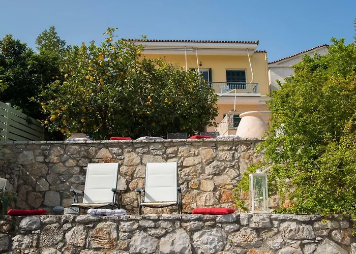 Seafront In Kiveri, Near Nafplion. Apartament *