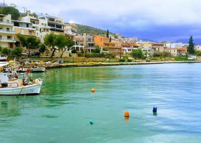 Seafront In Kiveri, Near Nafplion. Lejlighed *